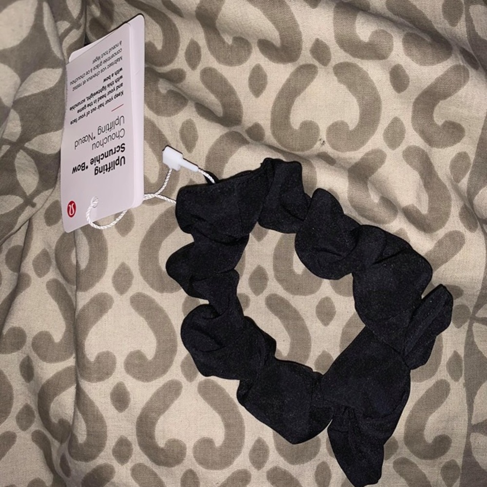 Lululemon - Picture 3 of 3